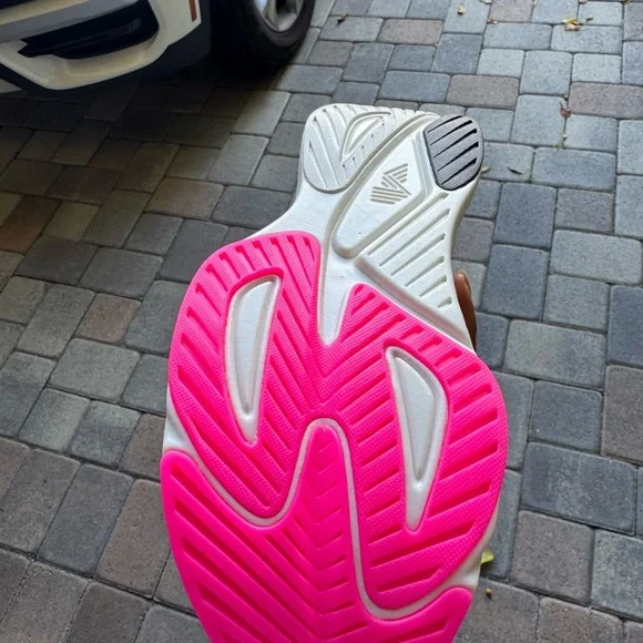 RAD Global R-1 Shoe in Euphoric Pink - Picture 3 of 4